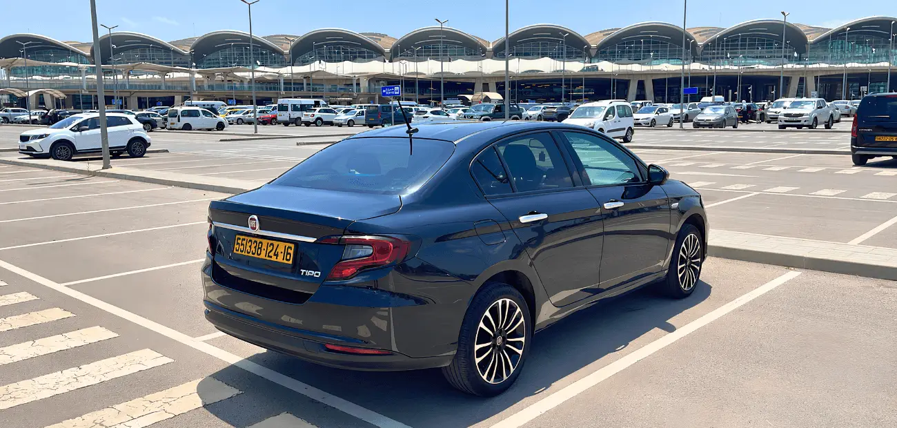 FIAT TIPO VISTA TRASERA DERECHA