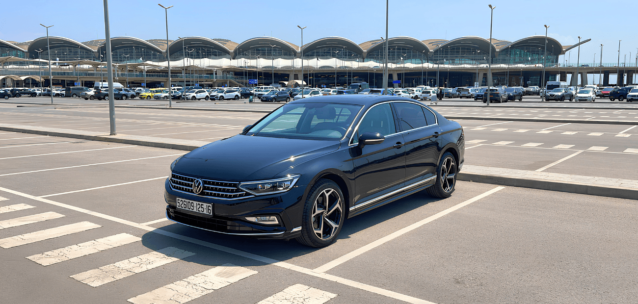 VOLKSWAGEN PASSAT FRONT RIGHT VIEW