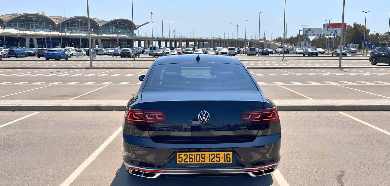 VOLKSWAGEN PASSAT REAR VIEW